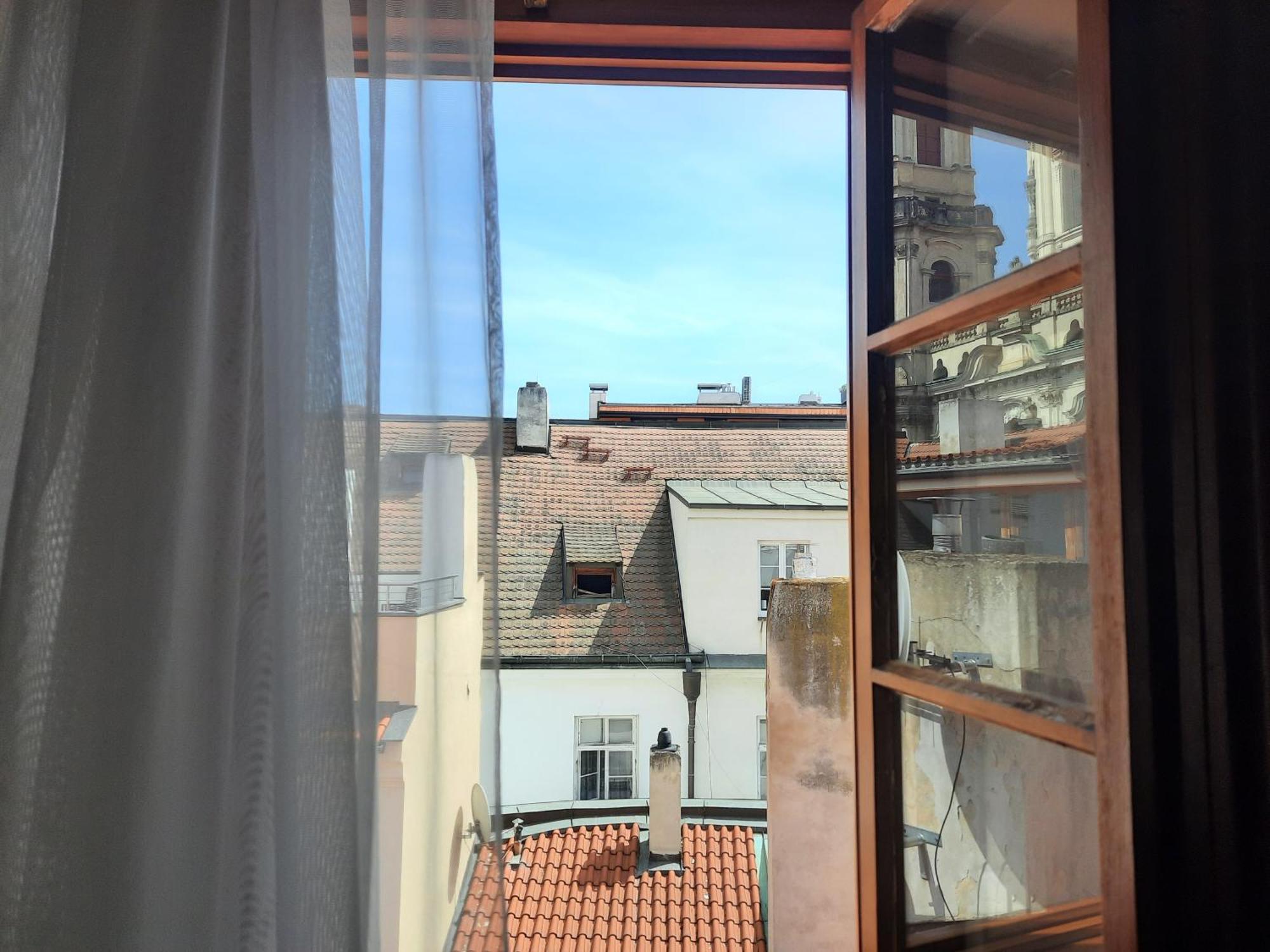 优梅森纳瑟公寓式酒店 布拉格 外观 照片